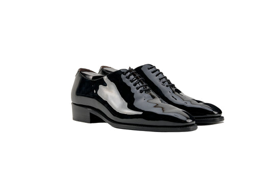 PATENT LEATHER ECHELON LACE UP